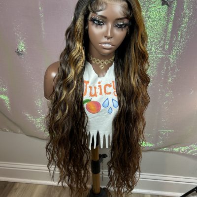 MALLORY - Premium Synthetic HD Right Side Part Lace Front Wig